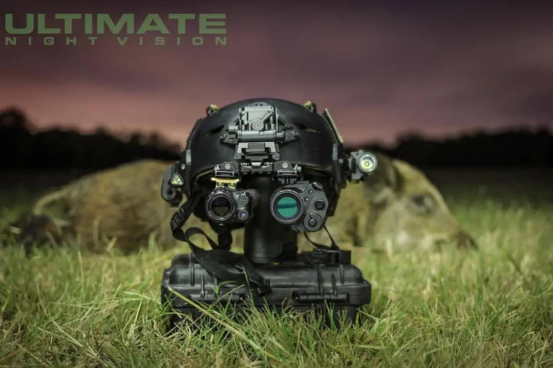 tactical-helmet-with-nvg-setup